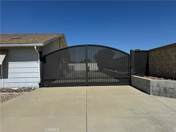 a view of an outdoor space