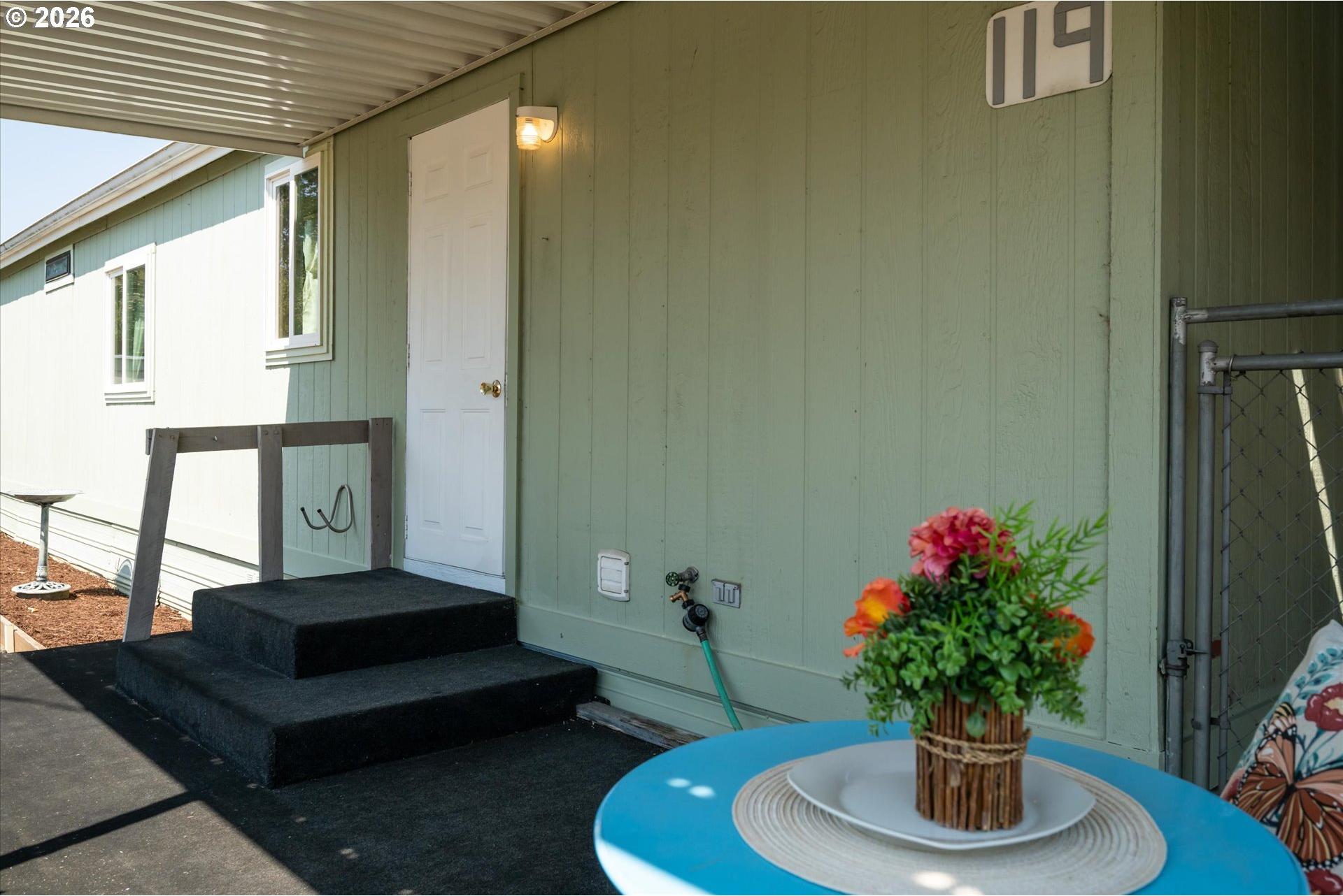 2150 Laura Street, Unit 119 Springfield, OR 97477 - Photo 27 of 37 Porch