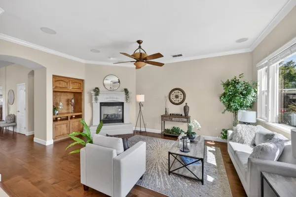$874,900 | 2004 El Venden Way, Roseville, CA 95661