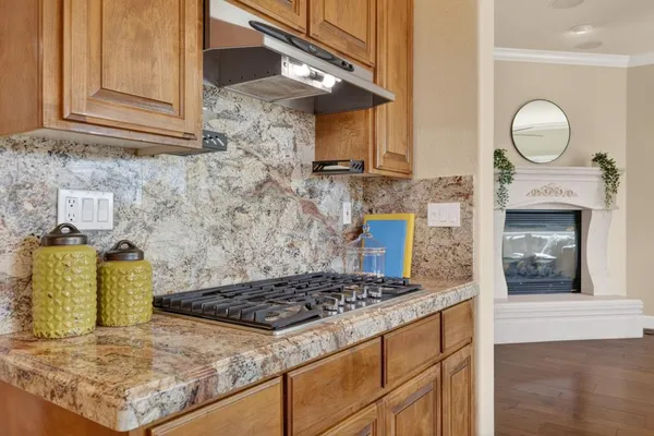 $874,900 | 2004 El Venden Way, Roseville, CA 95661