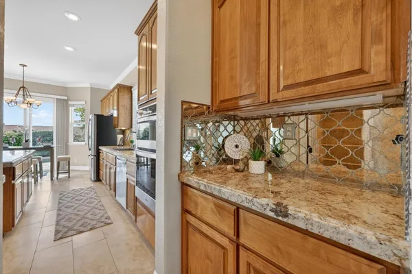 $874,900 | 2004 El Venden Way, Roseville, CA 95661