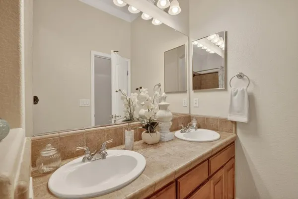 $874,900 | 2004 El Venden Way, Roseville, CA 95661