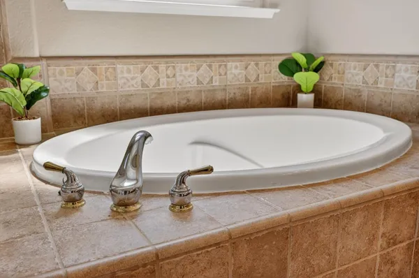 $874,900 | 2004 El Venden Way, Roseville, CA 95661