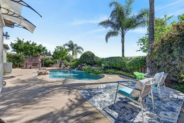 $874,900 | 2004 El Venden Way, Roseville, CA 95661