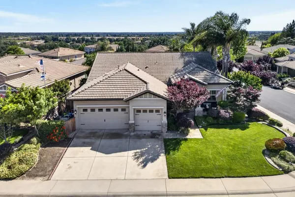 $874,900 | 2004 El Venden Way, Roseville, CA 95661