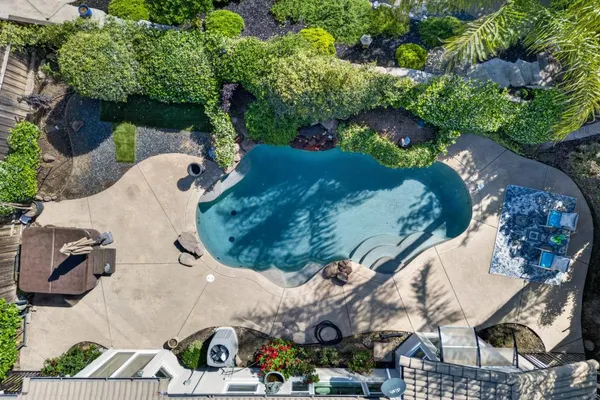 $874,900 | 2004 El Venden Way, Roseville, CA 95661