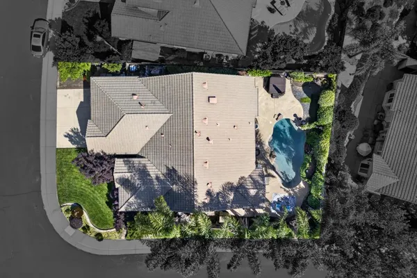 $874,900 | 2004 El Venden Way, Roseville, CA 95661