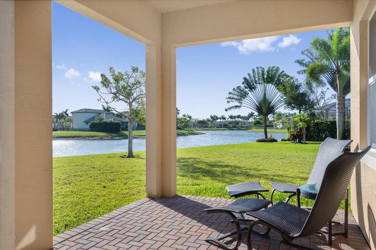 2892 Payson Way Wellington, FL 33414 - Photo 21 of 35 Backyard View 1st Floor_2