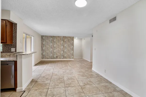$2,150 | 7640 Westwood Drive, Unit 411, Tamarac, FL 33321
