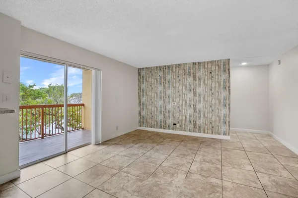 $2,150 | 7640 Westwood Drive, Unit 411, Tamarac, FL 33321