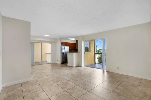 $2,150 | 7640 Westwood Drive, Unit 411, Tamarac, FL 33321