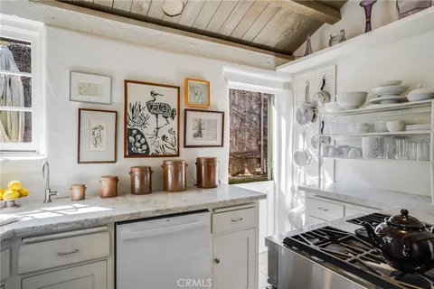 $3,995,000 | 724 Poppy Avenue, Corona del Mar, CA 92625