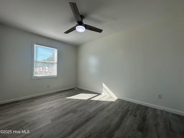 $1,300 | 320 Myrtlewood Circle, Jacksonville, NC 28546