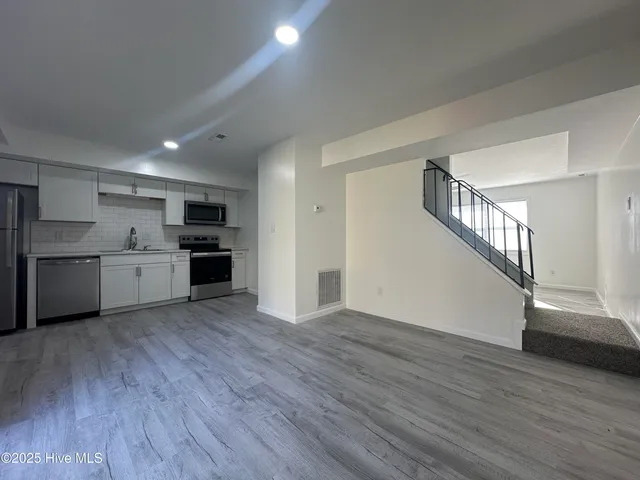 $1,350 | 320 Myrtlewood Circle, Jacksonville, NC 28546