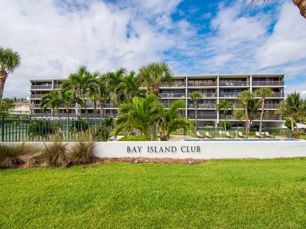 $8,500 | 4141 Ocean Drive, Unit 401, Vero Beach, FL 32963