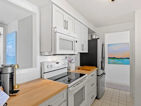 $8,500 | 4141 Ocean Drive, Unit 401, Vero Beach, FL 32963