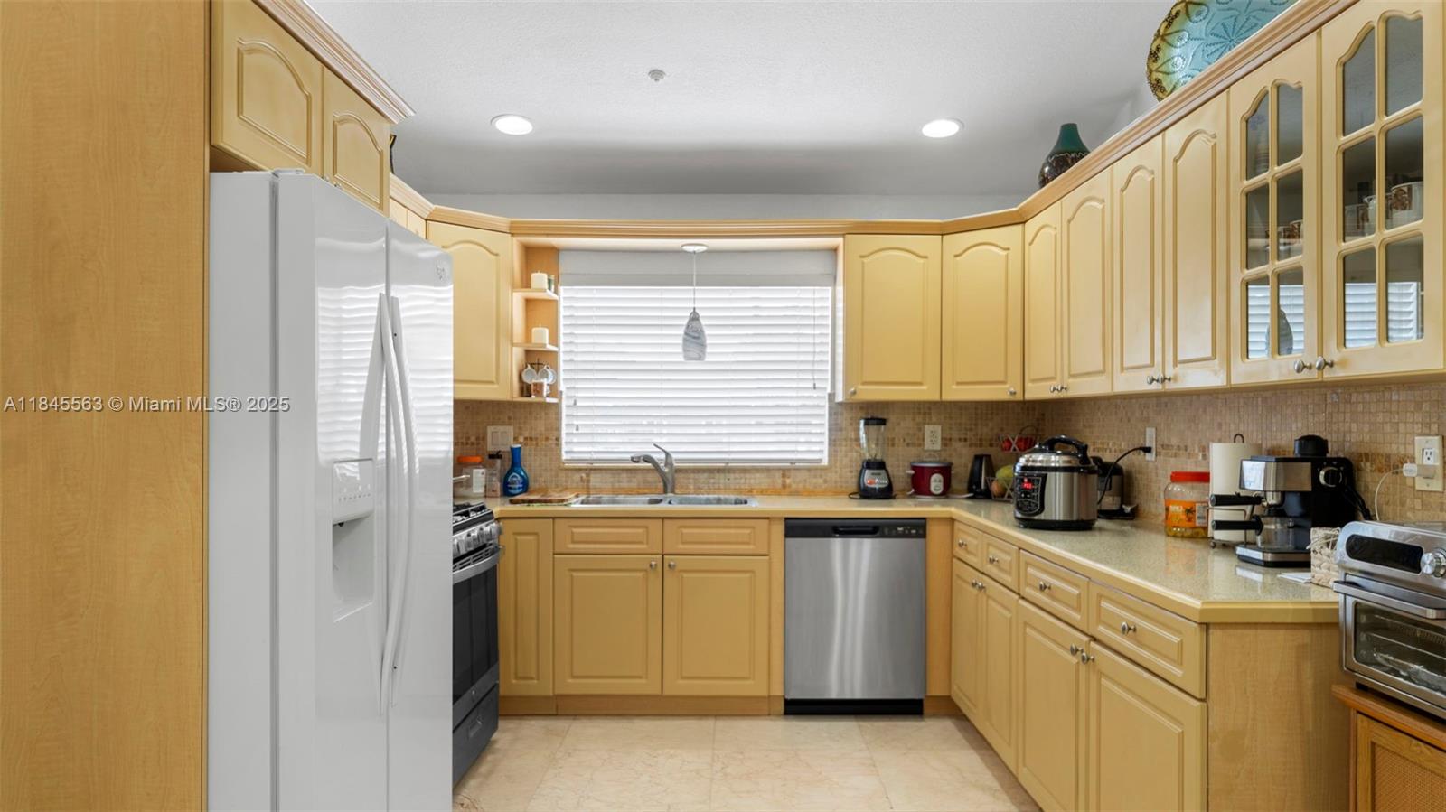 13330 Southwest 79th Street Miami, FL 33183 - Photo 17 of 53