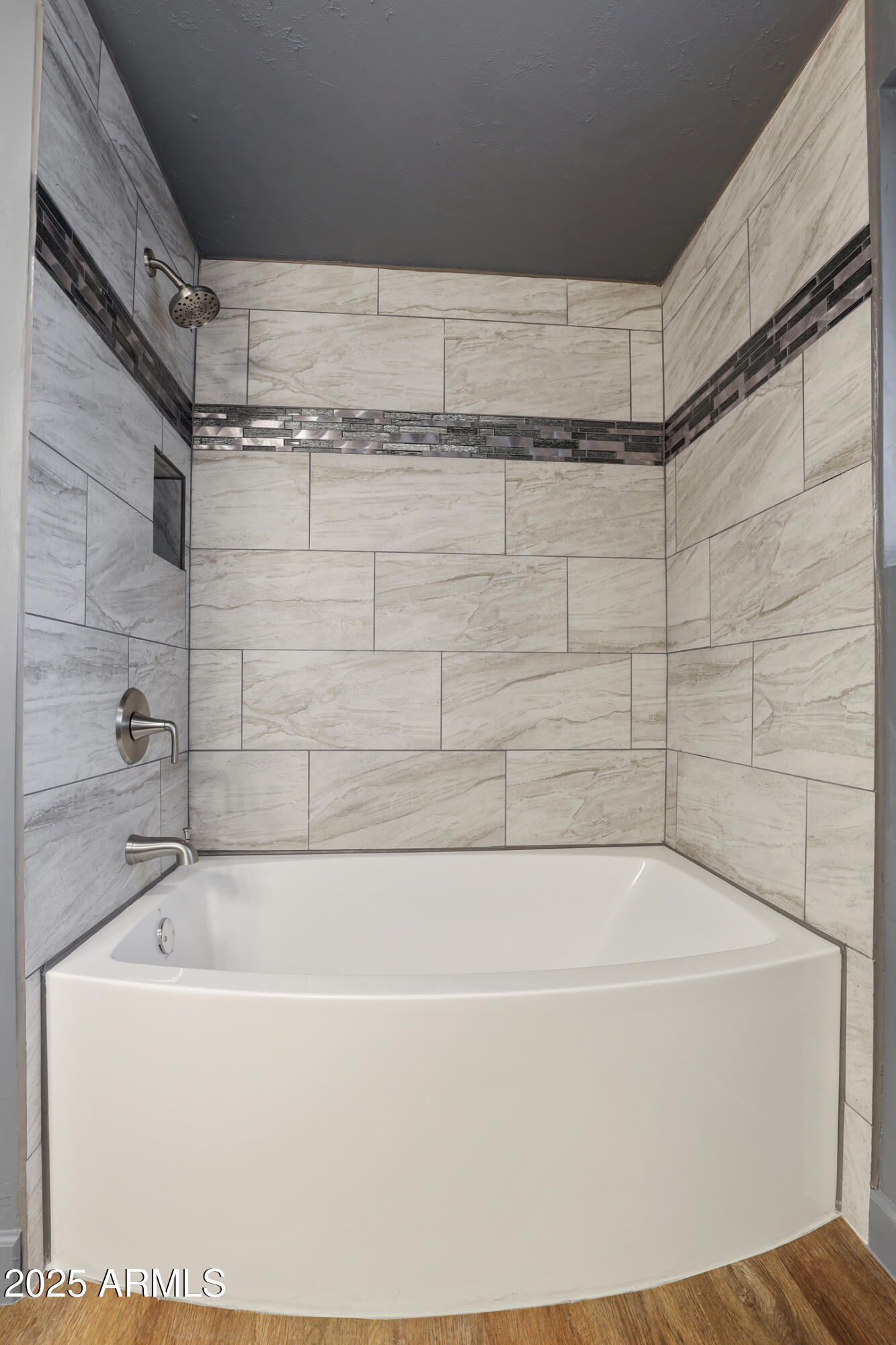 404 West Frontier Street Payson, AZ 85541 - Photo 25 of 39 a bathroom with a bathtub and shower