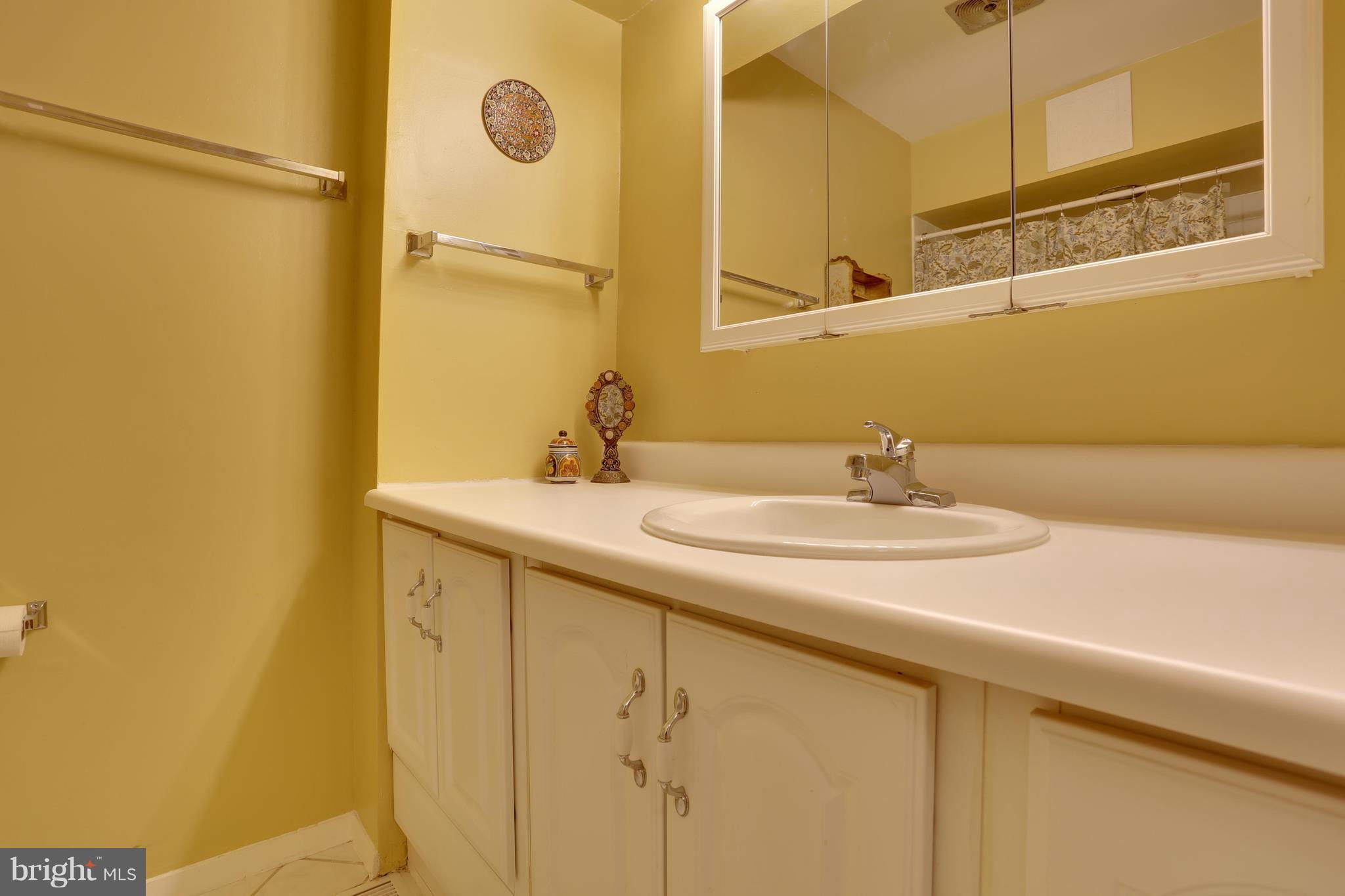 8709 Oxwell Lane Laurel, MD 20708 - Photo 20 of 30 Full Bath