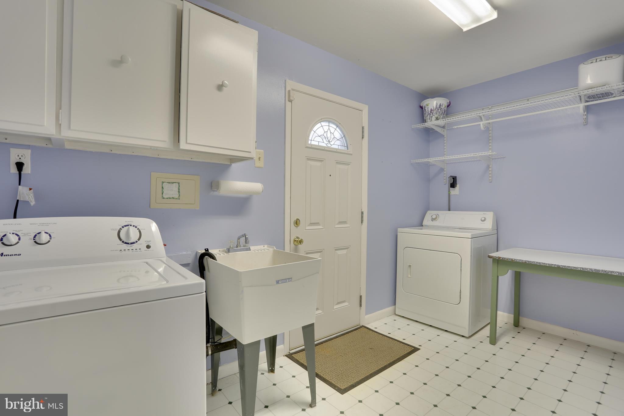 8709 Oxwell Lane Laurel, MD 20708 - Photo 21 of 30 Laundry room