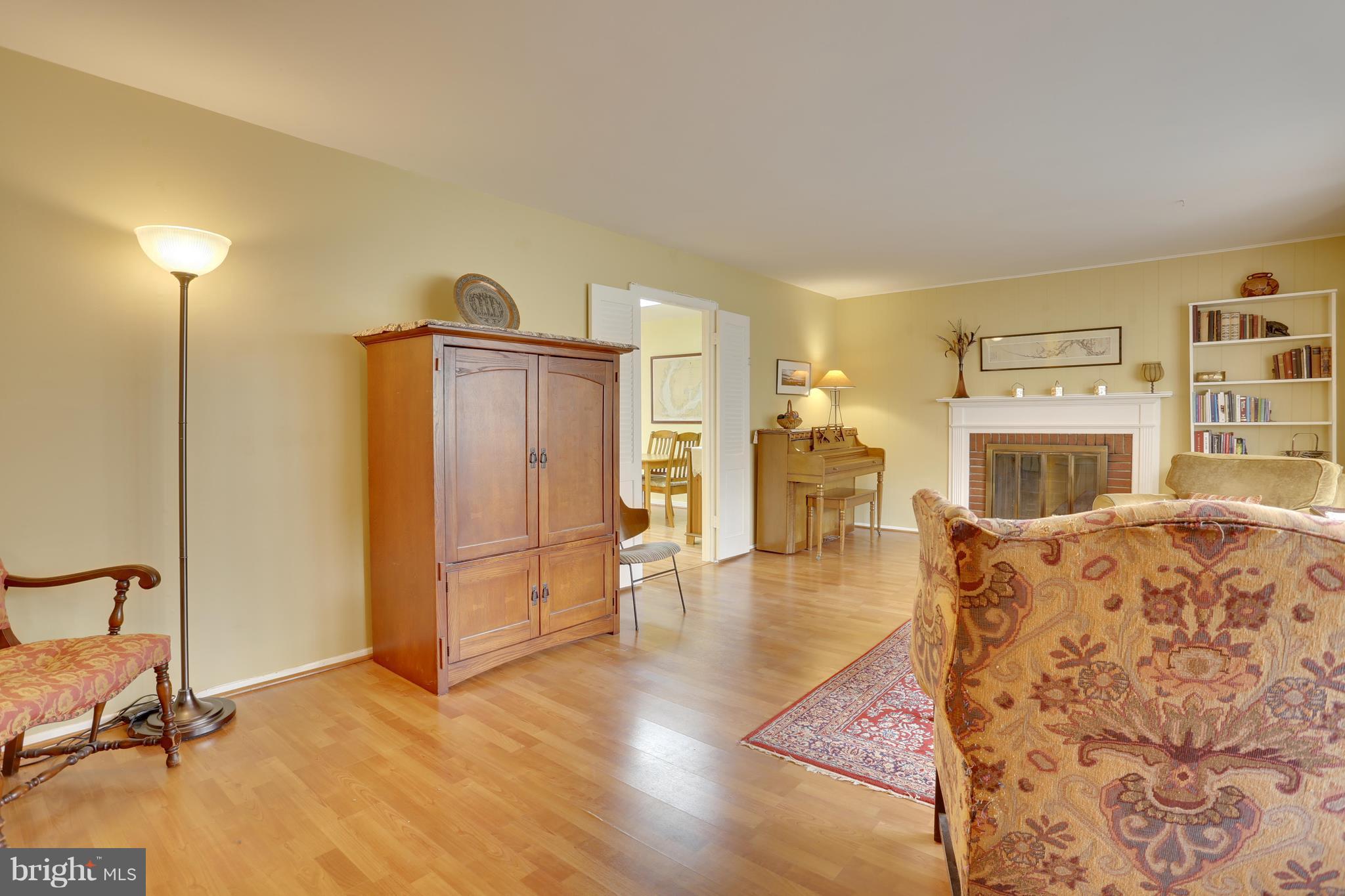 8709 Oxwell Lane Laurel, MD 20708 - Photo 8 of 30 Living Room