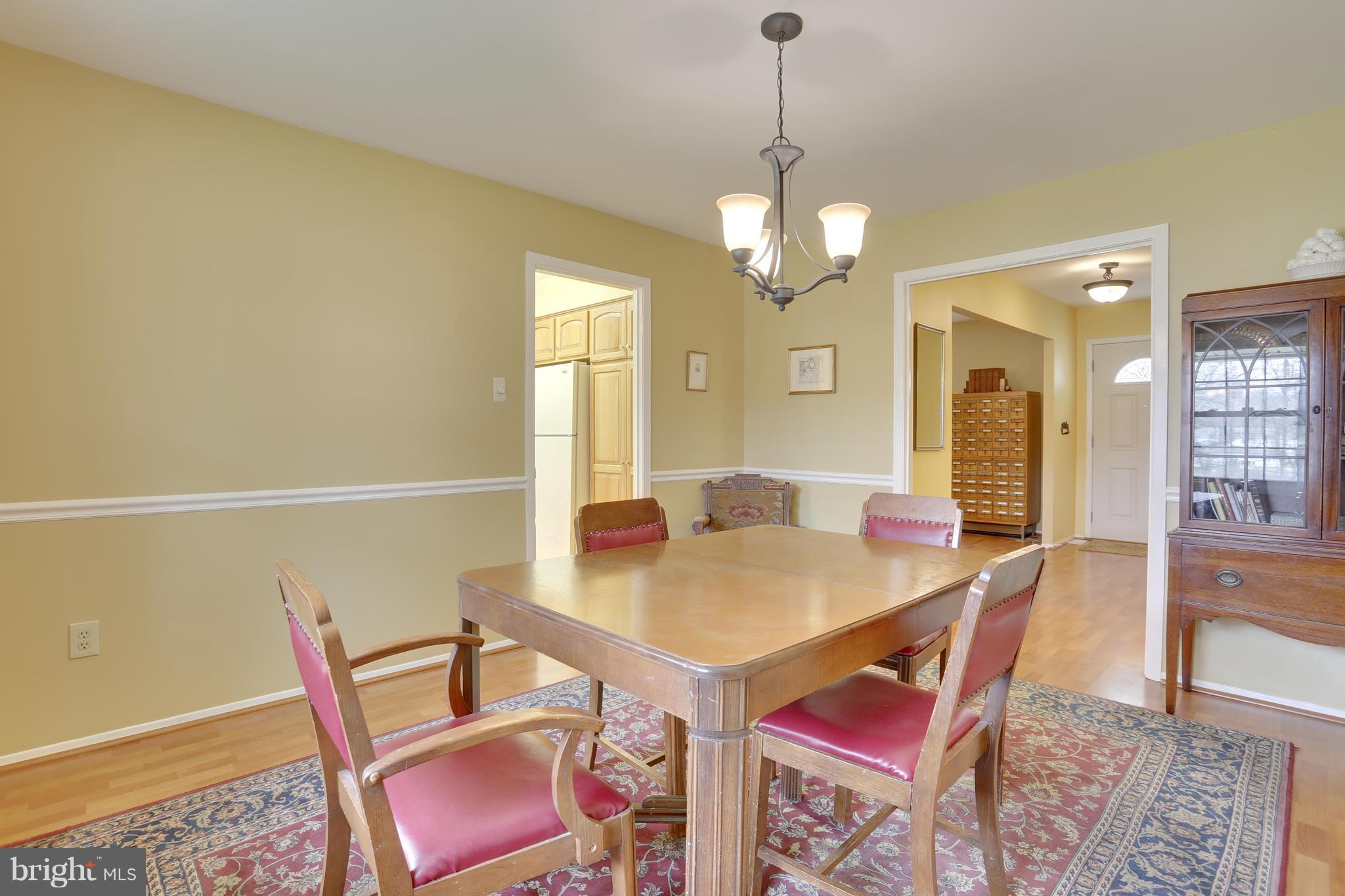 8709 Oxwell Lane Laurel, MD 20708 - Photo 10 of 30 chair rail
