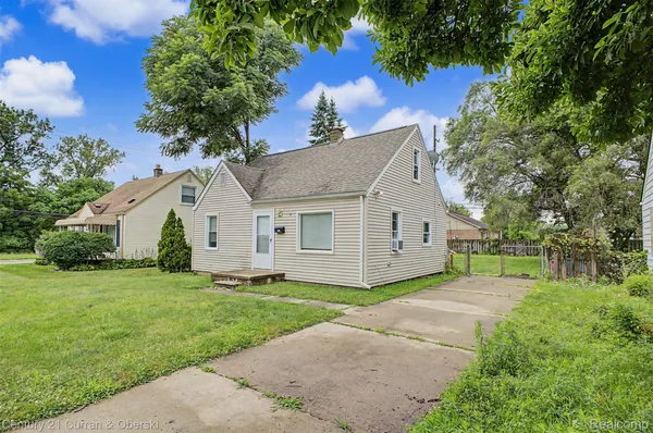 $129,800 | 5160 Hazel Street, Dearborn Heights, MI 48125
