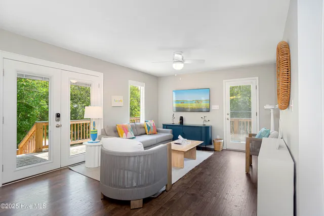 $728,500 | 127 Sandcastle Drive, Emerald Isle, NC 28594