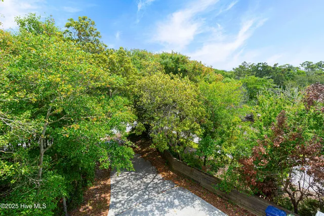 $728,500 | 127 Sandcastle Drive, Emerald Isle, NC 28594