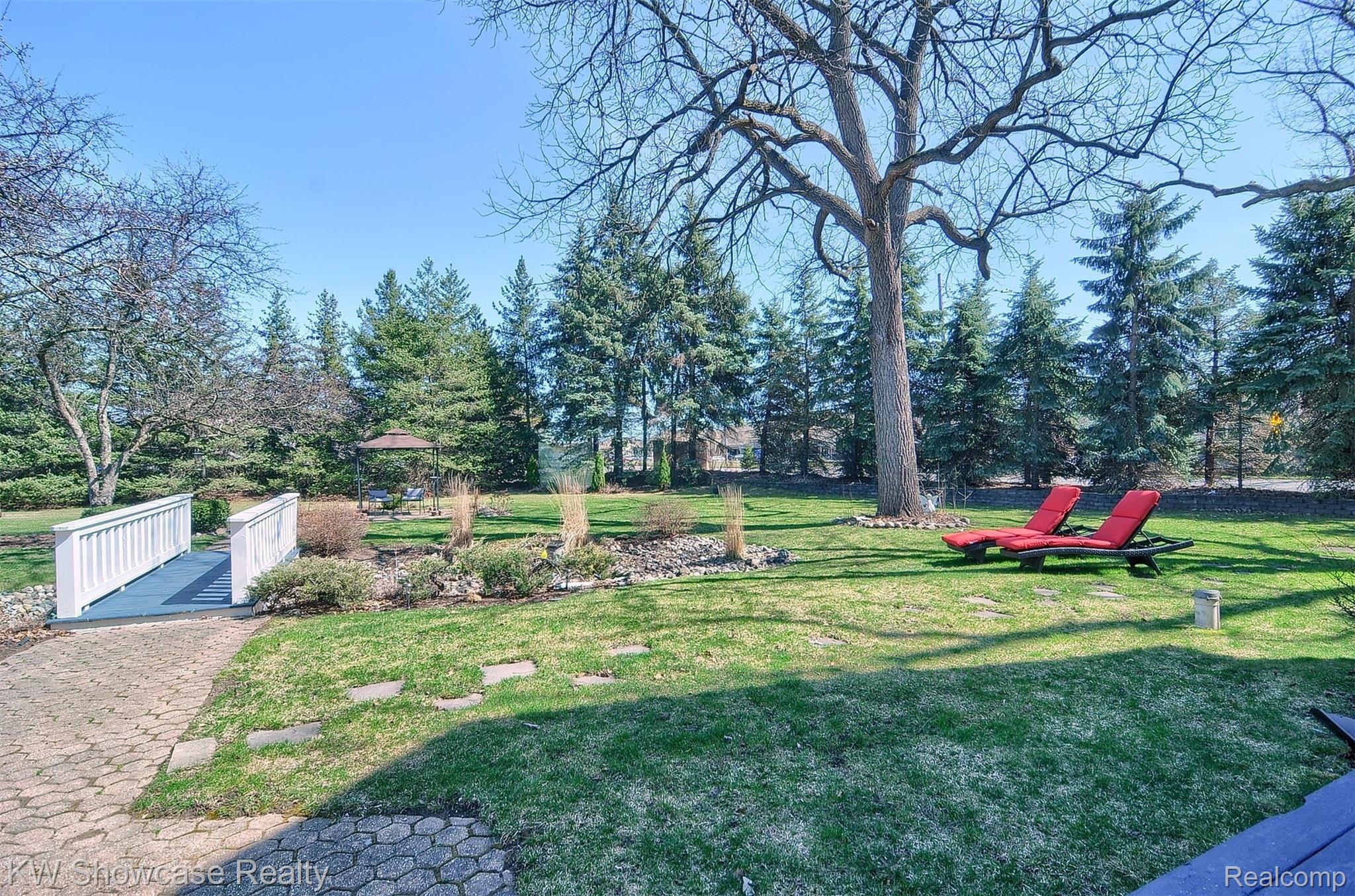 4073 Split Rail Lane Fenton, MI 48430 - Photo 37 of 37 38-Backyard.jpg