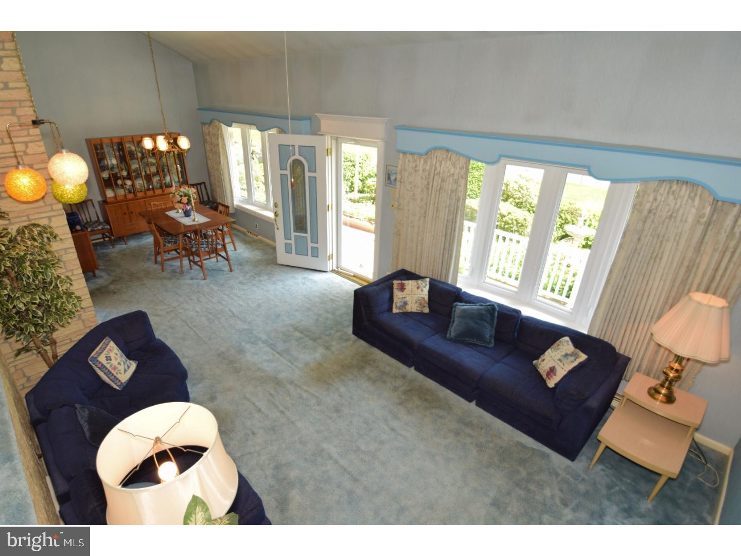 138 Crockett Road Warminster, PA 18974 - Photo 3 of 25 Living Room