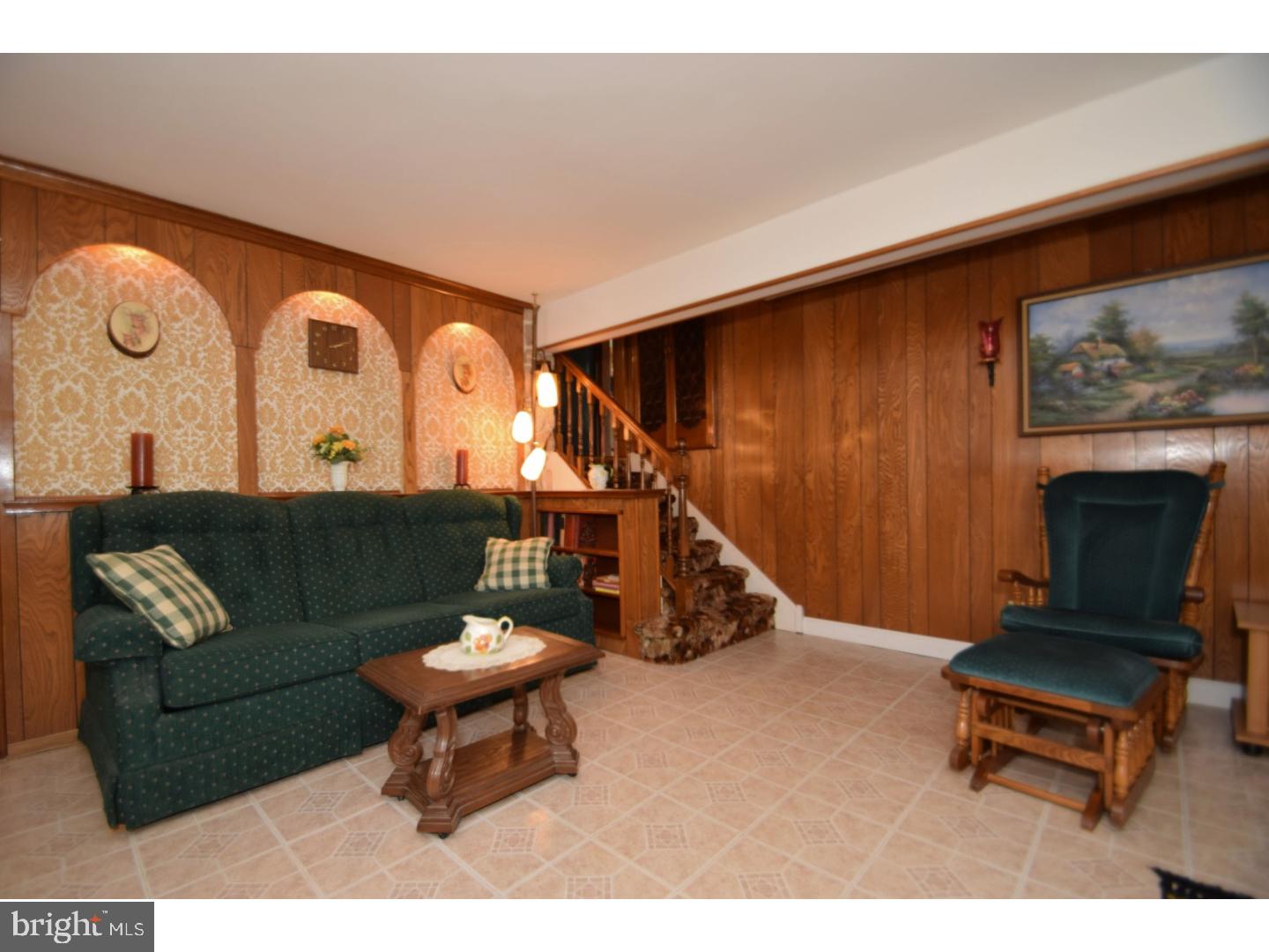 138 Crockett Road Warminster, PA 18974 - Photo 10 of 25 Family Room