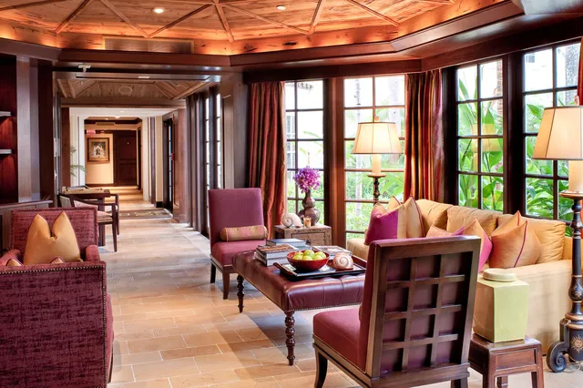 $1,100,000 | 301 Australian Avenue, Unit 306, Palm Beach, FL 33480