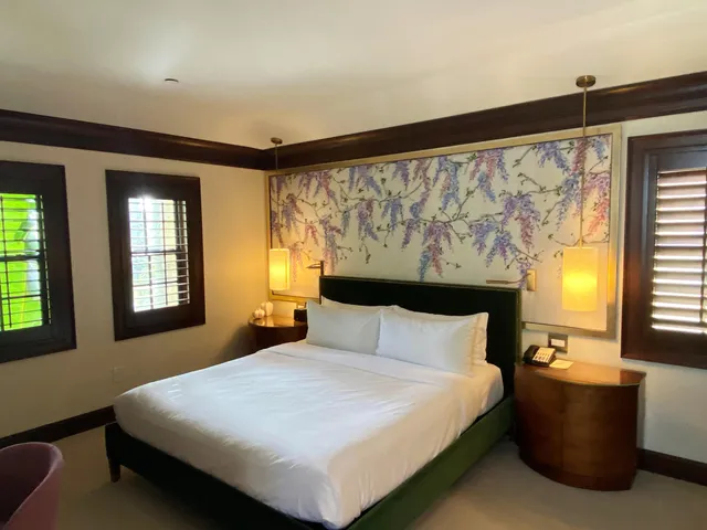 $1,100,000 | 301 Australian Avenue, Unit 306, Palm Beach, FL 33480