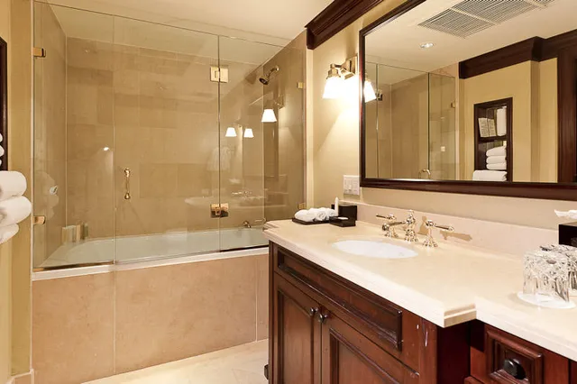 $1,100,000 | 301 Australian Avenue, Unit 306, Palm Beach, FL 33480