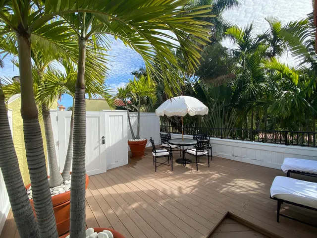 $1,100,000 | 301 Australian Avenue, Unit 306, Palm Beach, FL 33480