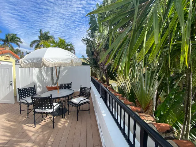 $1,100,000 | 301 Australian Avenue, Unit 306, Palm Beach, FL 33480