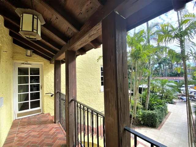 $1,100,000 | 301 Australian Avenue, Unit 306, Palm Beach, FL 33480