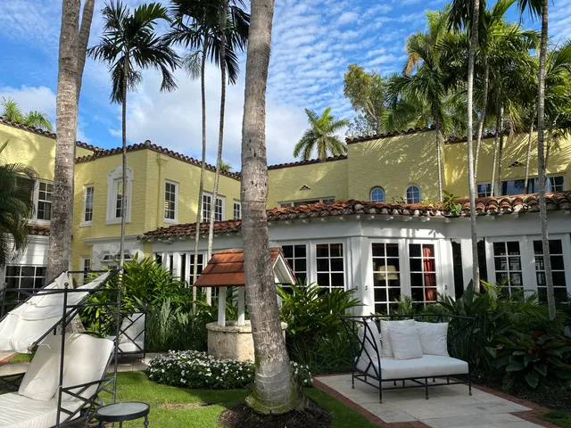 $1,100,000 | 301 Australian Avenue, Unit 306, Palm Beach, FL 33480