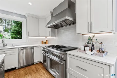 $1,795,000 | 42 Old Stamford Road, New Canaan, CT 06840