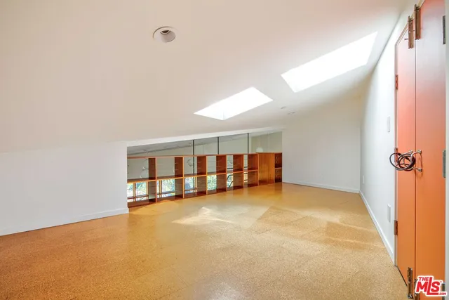 $10,995 | 1955 Park Drive, Los Angeles, CA 90026