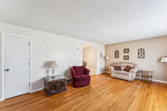 $250,000 | 1303 Northeast 70th Terrace, Gladstone, MO 64118