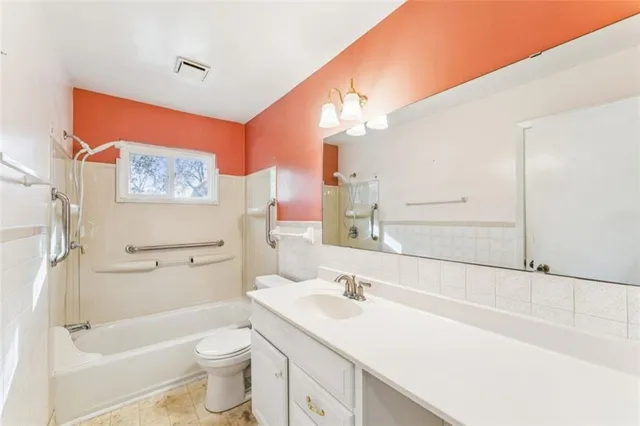 $250,000 | 1303 Northeast 70th Terrace, Gladstone, MO 64118