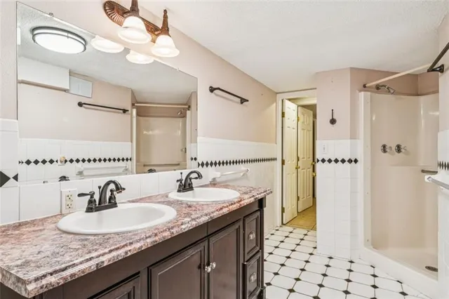 $250,000 | 1303 Northeast 70th Terrace, Gladstone, MO 64118