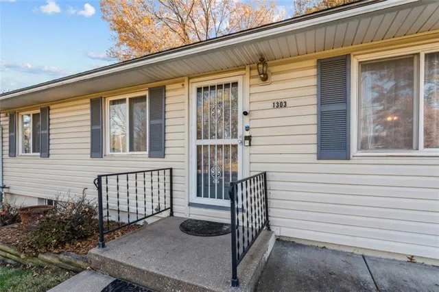 $250,000 | 1303 Northeast 70th Terrace, Gladstone, MO 64118