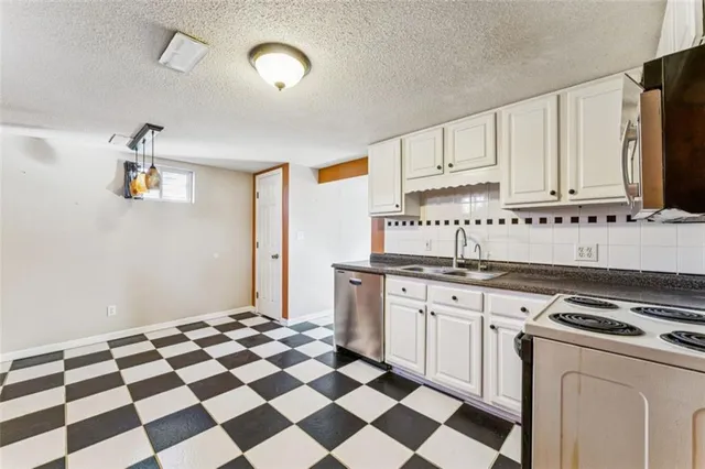 $250,000 | 1303 Northeast 70th Terrace, Gladstone, MO 64118