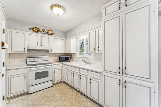 $250,000 | 1303 Northeast 70th Terrace, Gladstone, MO 64118