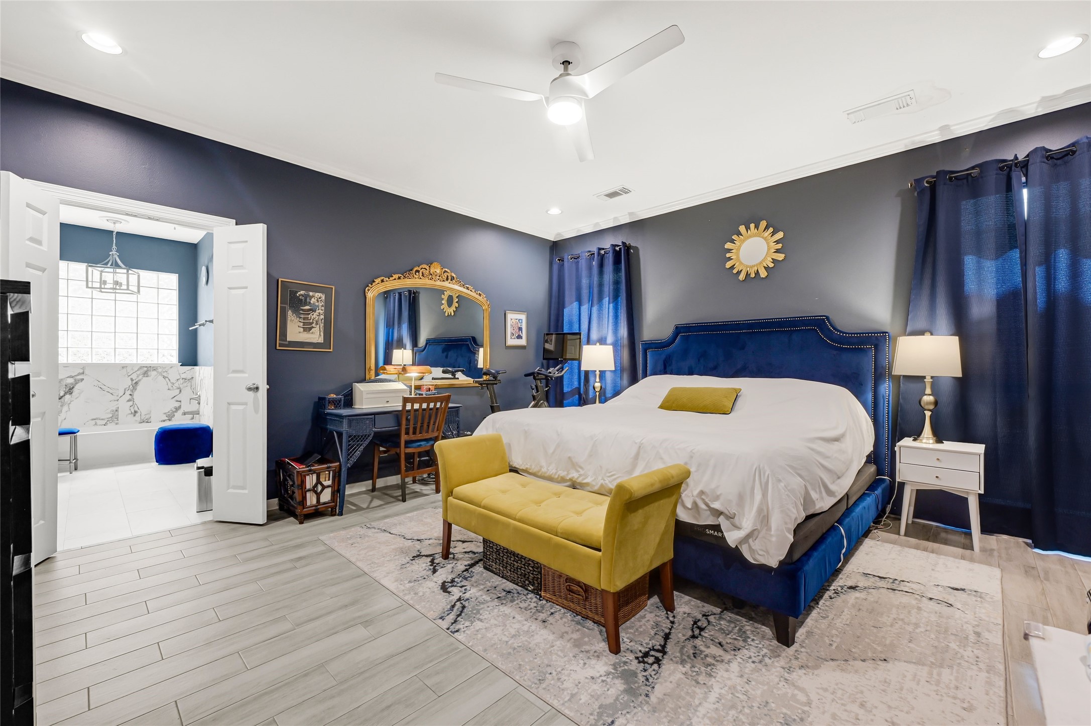 1211 Ridgewood Place Houston, TX 77055 - Photo 13 of 22