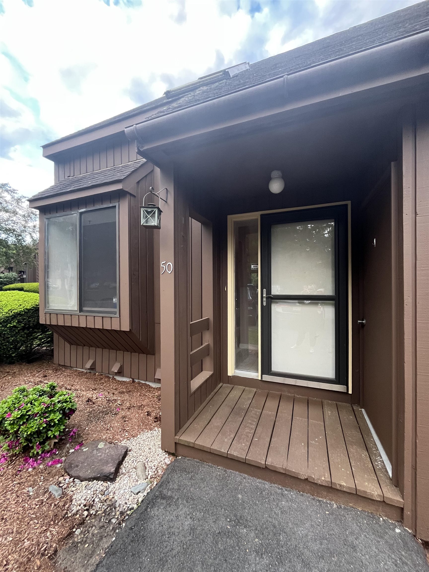 50 Spring Cove Road Nashua, NH 03062 - Photo 2 of 23