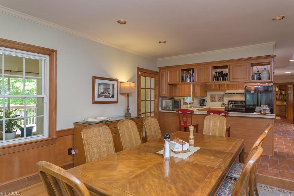 2206 Red Forest Road Greensboro, NC 27410 - Photo 10 of 30 Large breakfast area